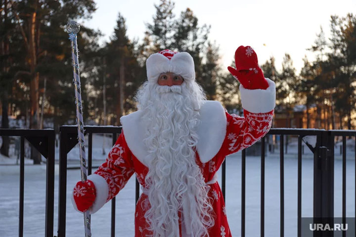 Дед Мороз отправился в путешествие по регионам России. Видео