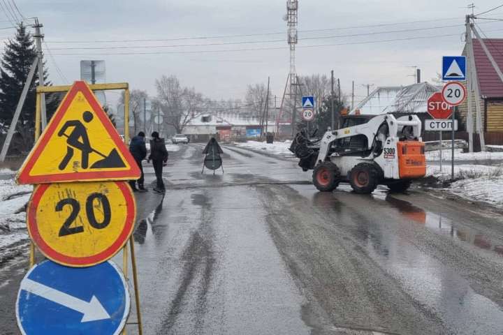 В Черногорске продолжаются работы на дорогах 