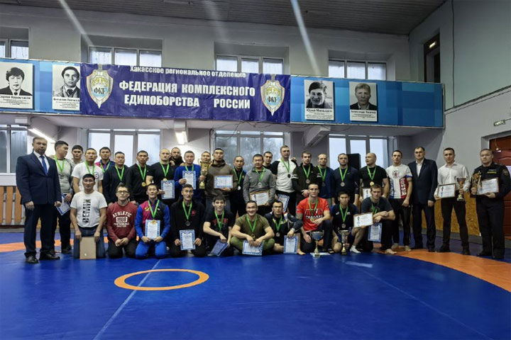 Известны победители турнира по комплексному единоборству в Хакасии