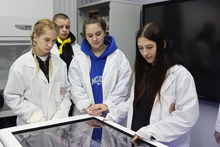 Школьники из Червонопартизанска ЛНР приехали в Хакасию