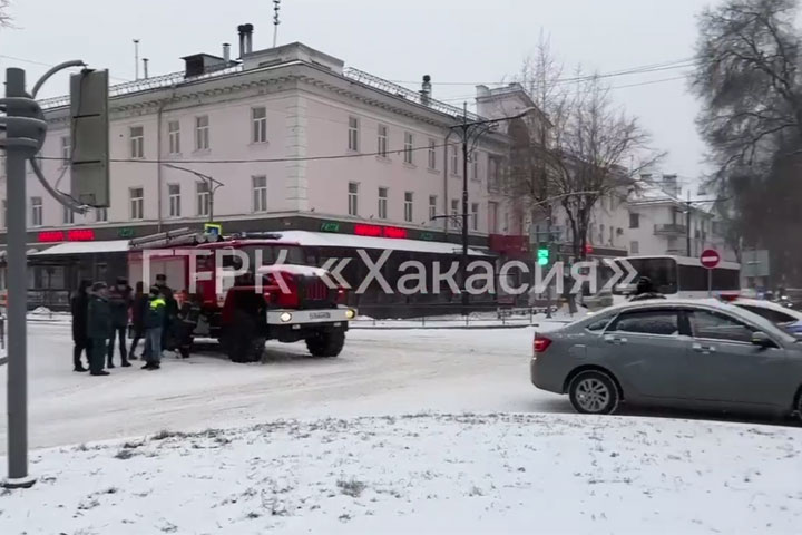 На Вяткина - Ленина пожарная машина попала в ДТП 