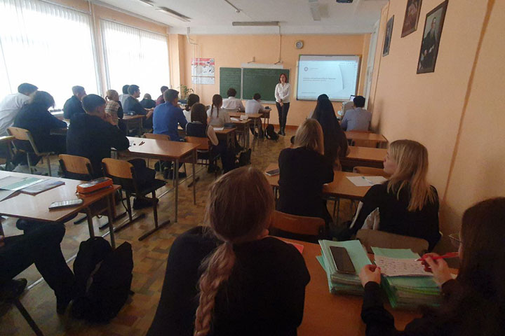 АтомЭнергоСбыт знакомит школьников Хакасии с профессиями энергоотрасли