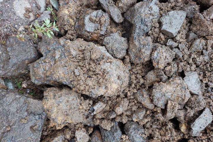 В Беренжаке нашли груду марганцевой руды в водоохранной зоне