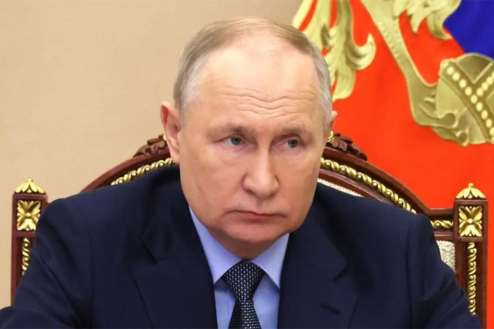 «Копаешь сам себе»: Путин прямо обратился к Грефу