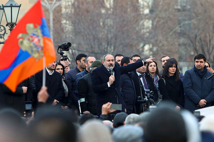Ереван заигрался с тёмными силами. Армению готовят к войне с Россией на Украине