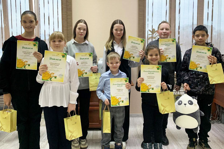 Хакасский муниципальный банк наградил победителей конкурса детских рисунков