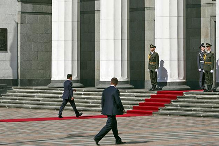 Владимир Олейник: На Банковой зреет дворцовый переворот