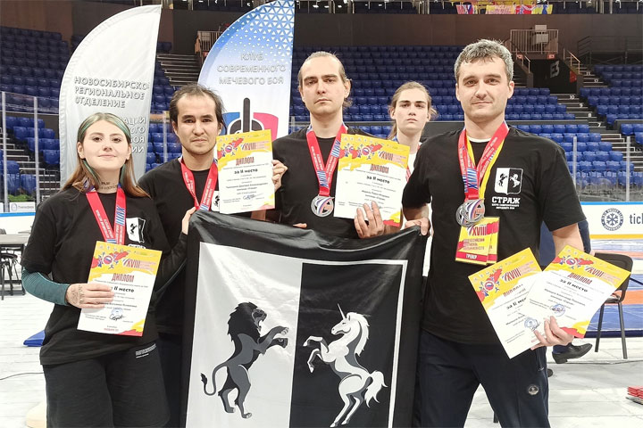 Спортсмены из Хакасии показали себя на чемпионате Сибири по мечевому бою