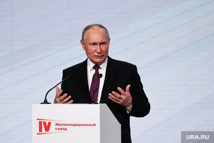 Путин дал РЖД 10 лет на обновление железных дорог РФ
