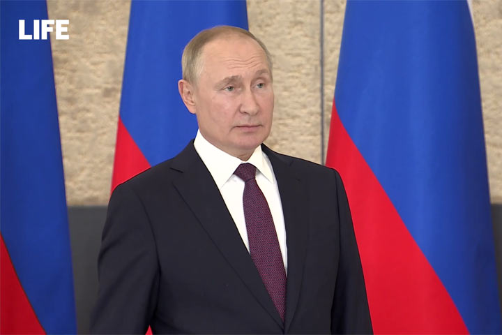 Путин рассказал, каким способом Запад планировал развалить Россию