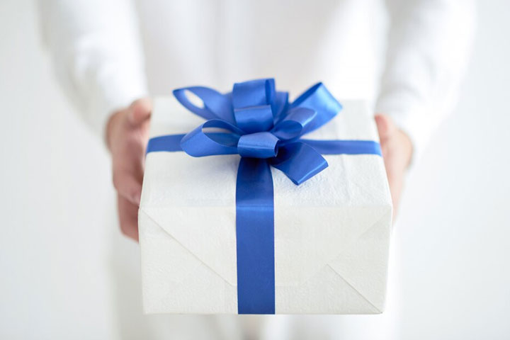«Цифровой Новый год»: добросовестные клиенты АтомЭнергоСбыта получат «Алису» и другие подарки