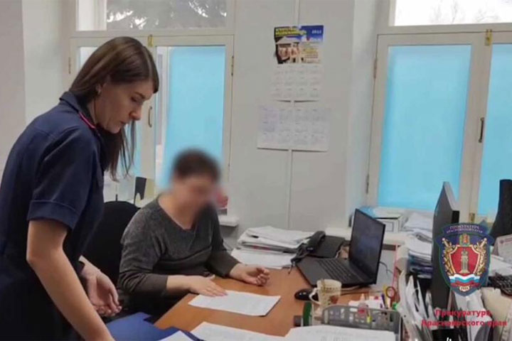 В Минусинске чиновница передавала данные о сиротах «черному риелтору»