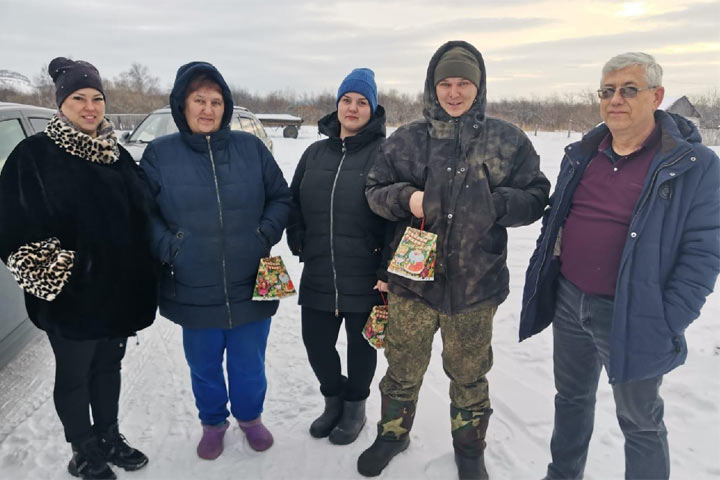 В Хакасии семьям участников СВО из подшефного Гайдаровска вручили подарки 