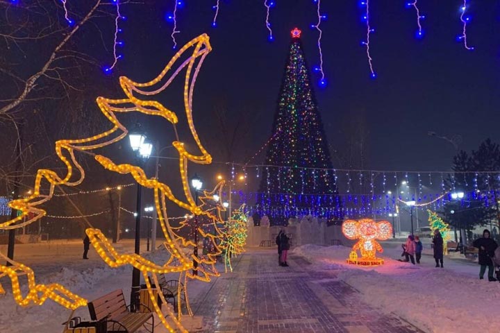 На благоустроенных по нацпроекту территориях в Хакасии начались праздничные гулянья