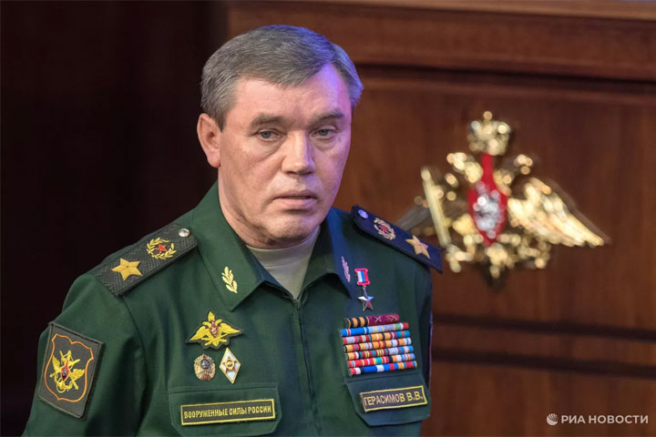 Герасимов вручил госнаграды военным, отличившимся при освобождении Марьинки