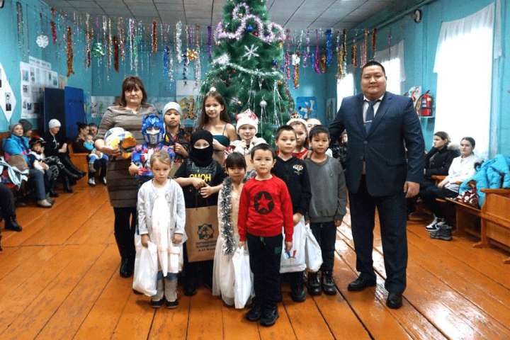 Конноспортивная школа поздравила детей из села Большая Сея