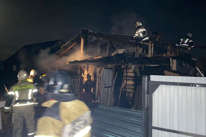 В Хакасии на пожаре мужчина получил ожоги 