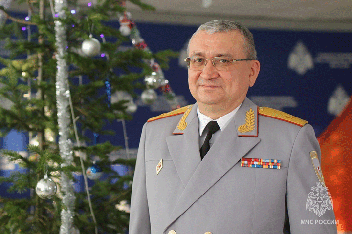 Главное управление МЧС России по Хакасии поздравляет всех с Новым годом!