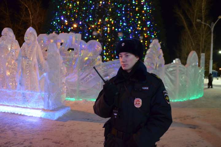 В новогоднюю ночь полицейские Хакасии обеспечили безопасность и общественный порядок 