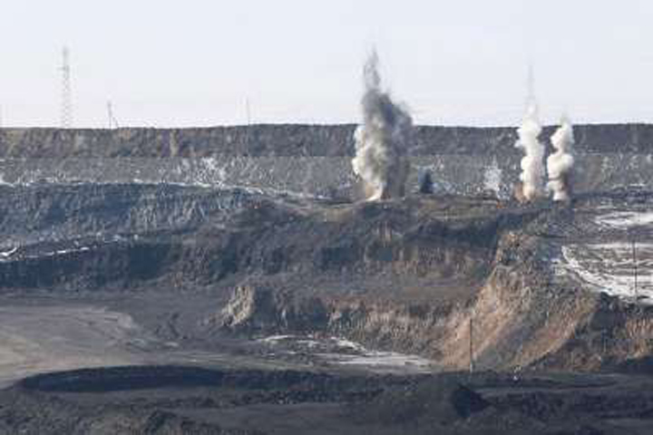 На угольных разрезах Хакасии сегодня тишина, промышленные  взрывы прогремят завтра