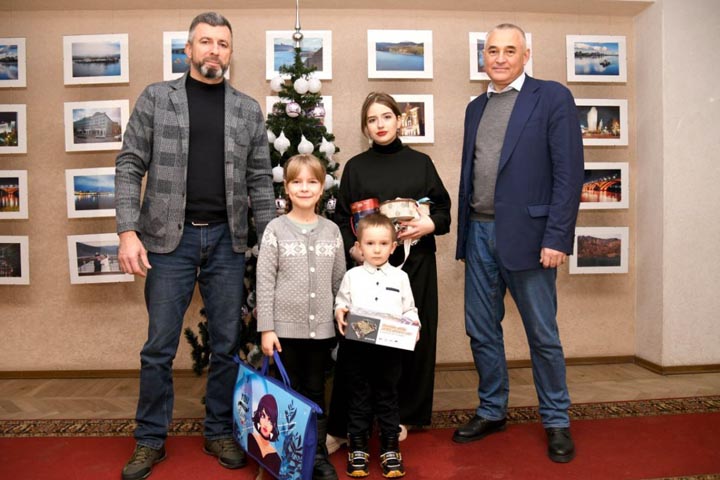 У детей из Свердловска в ЛНР продолжают исполняться мечты благодаря Хакасии