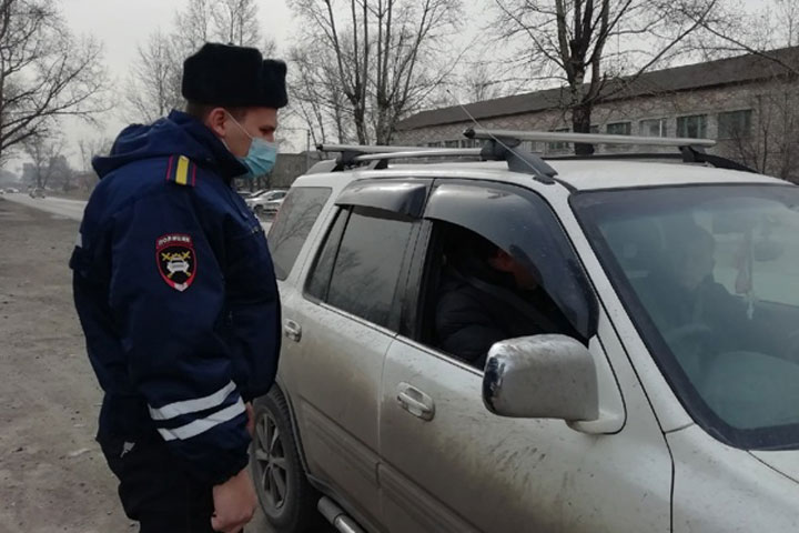 Трое бесправников и один пьяный водитель - итоги утреннего рейда в Черногорске