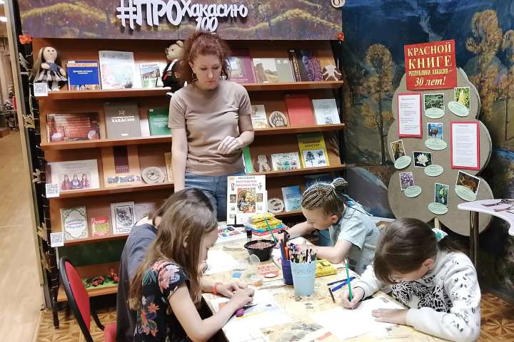 Юных жителей Хакасии приглашают поучаствовать в проекте «Нескучный выходной в библиотеке»