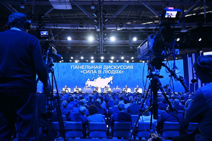 Муниципальную власть Хакасии встряхнули в Москве, мотивировав премиями и наградами