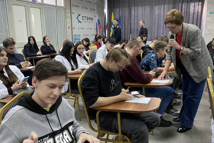 Молодежь Саяногорска - за создание Студенческого клуба