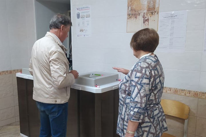 Электронный подсчет голосов захватывает Хакасию все больше