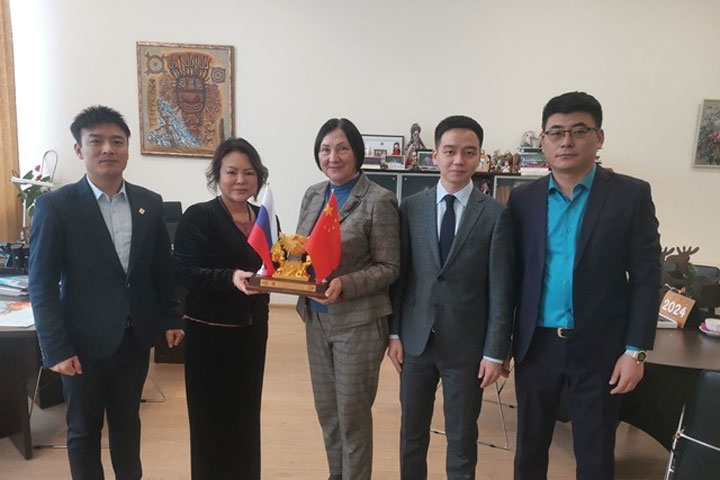 Перспективы межкультурного сотрудничества обсудили в Хакасии с представителями организации «Китайская община»