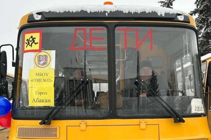 В Абакане для учеников школы № 32 установили школьные автобусные маршруты