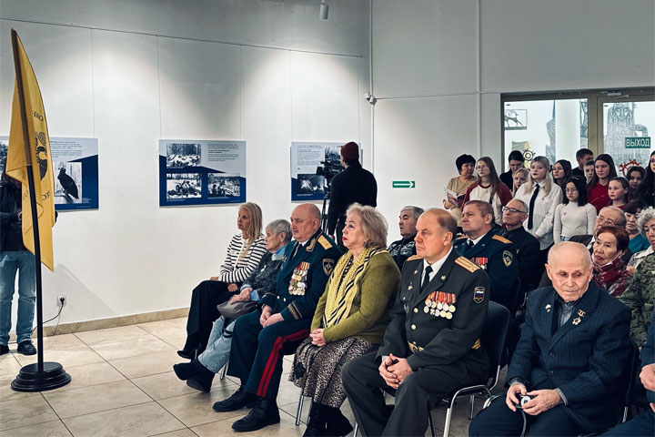 В Хакасии открылась выставка из фондов Музея Победы