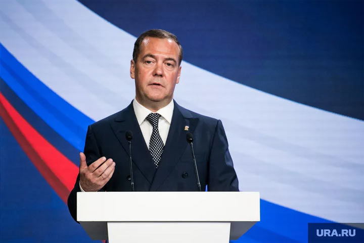 Медведев: Киев бросил вызов не только РФ, но и всему миру
