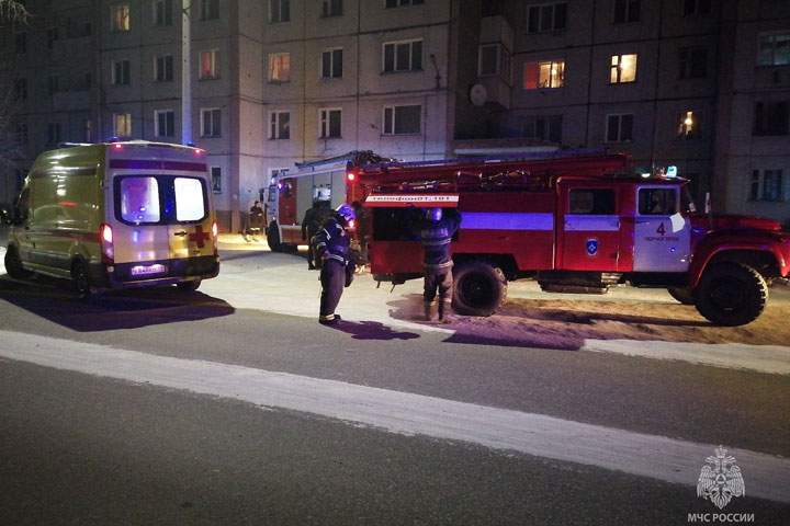 В Черногорске из горящего дома спасли 11 человек