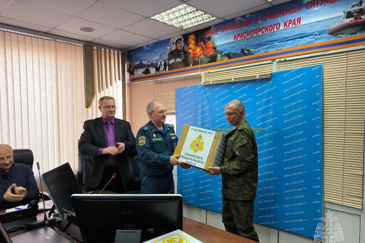 По инициативе ветеранов МЧС из Хакасии куплен квадрокоптер на СВО