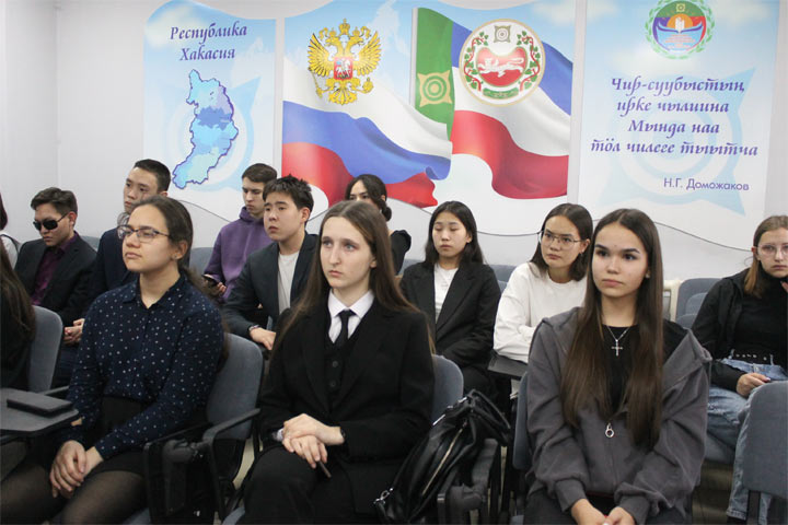 В День российской науки состоялся круглый стол с молодыми учеными Хакасии