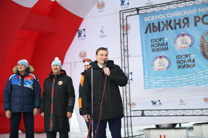 Глава Хакасии дал старт «Лыжне России»