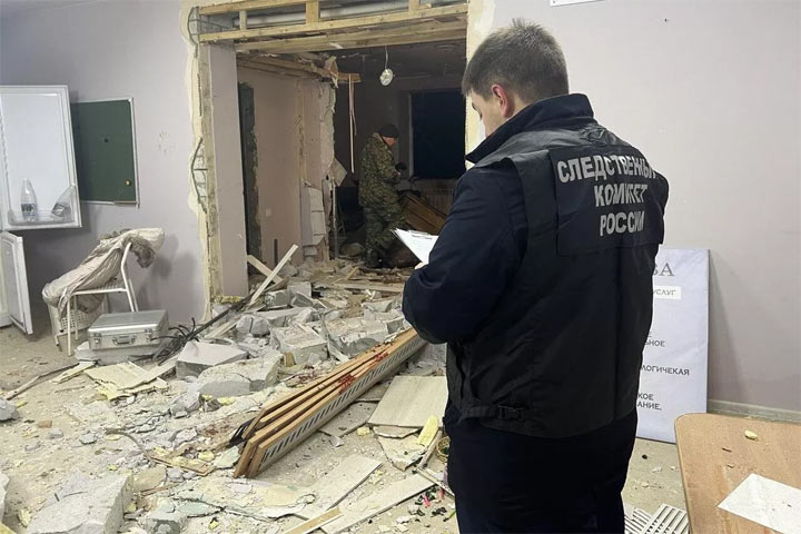 СК опубликовал кадры с места взрыва в Элисте