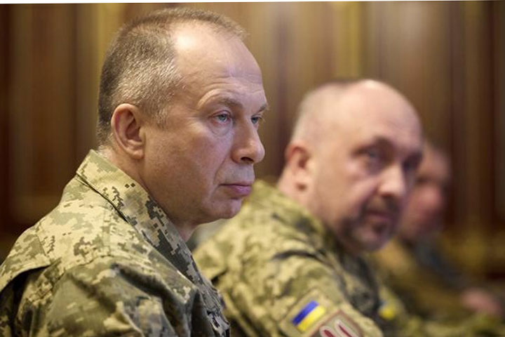 Генералы ВСУ Сырский и Наев — вечный позор прославленных «кремлевских курсантов»