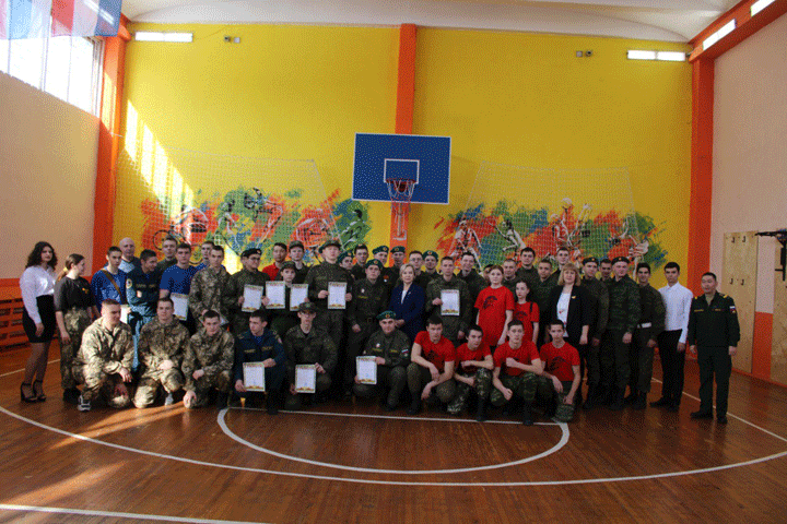 В Хакасии студенты выявили сильнейших в военно-спортивных соревнованиях