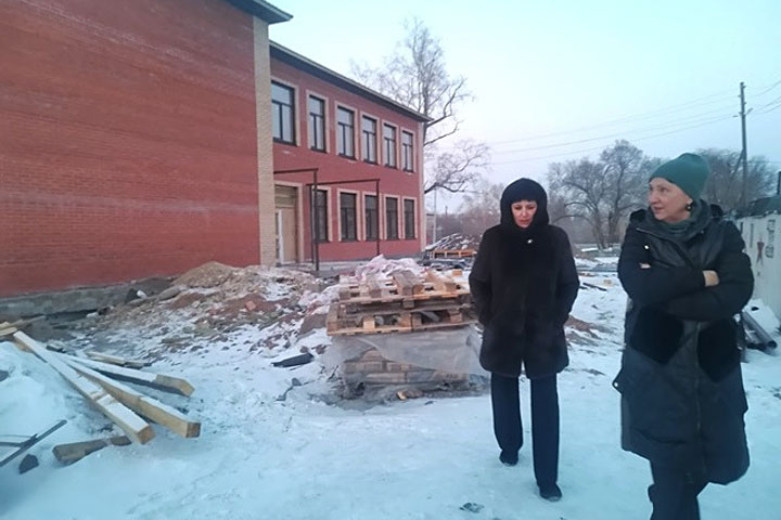 Светлана Окольникова посетила стройплощадку Дома культуры в Новороссийском