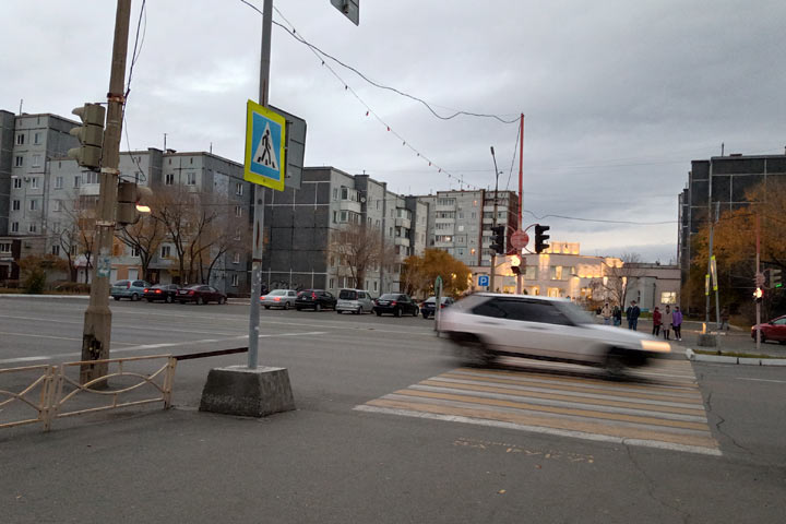 Водителям в Хакасии: проезд на желтый сигнал светофора признали нарушением 