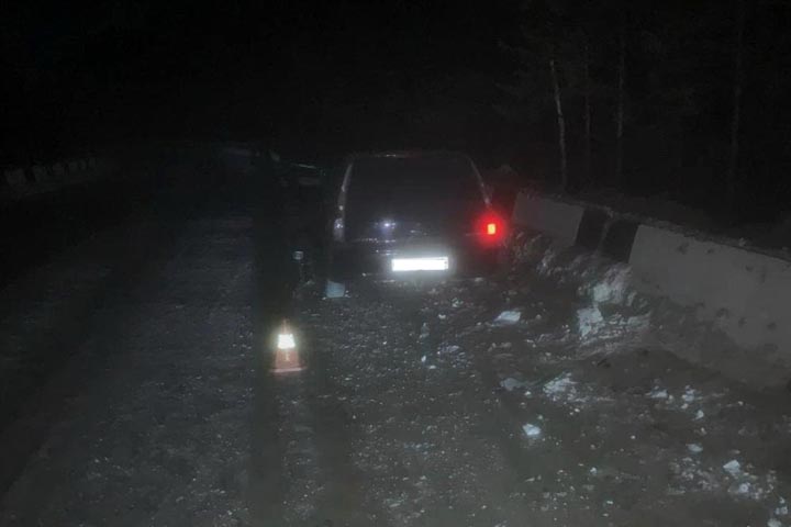На трассе Абакан - Ак-Довурак в лобовом столкновении пострадали два водителя 