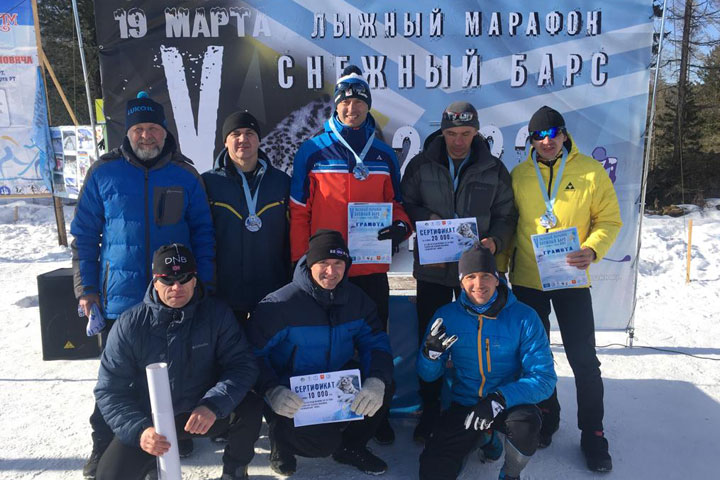 Спортсмены из Хакасии взяли медали лыжного марафона «Снежный барс» 