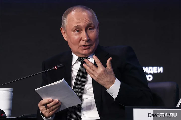 Путин дал губернаторам «дорожную карту» развития регионов