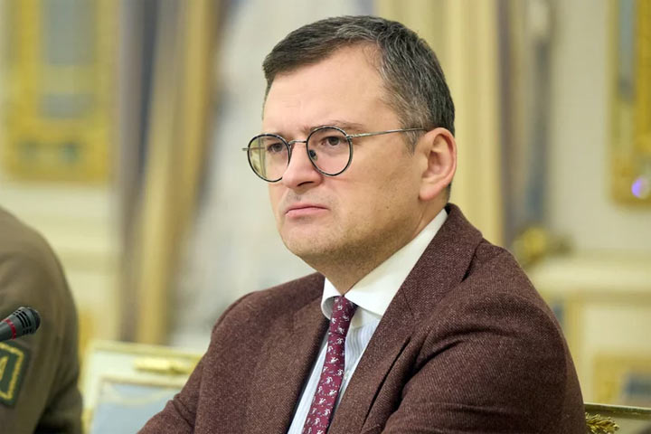 Зеленский намерен уволить главу МИД Украины Кулебу: главное к вечеру 8 марта