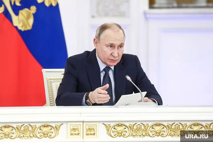 Путин заявил о бессилии Запада перед единством российского народа