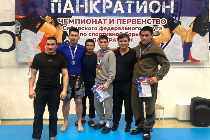 Борец из ХГУ стал серебряным призером чемпионата Сибири