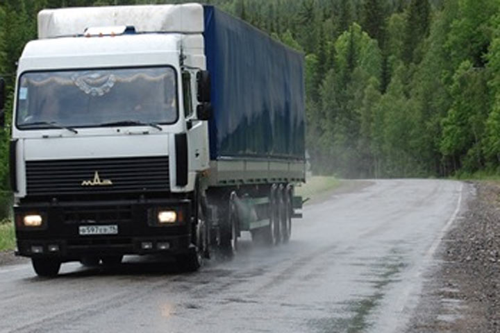 Разбитая федеральная дорога в Хакасии - чиновники пошли в несознанку
